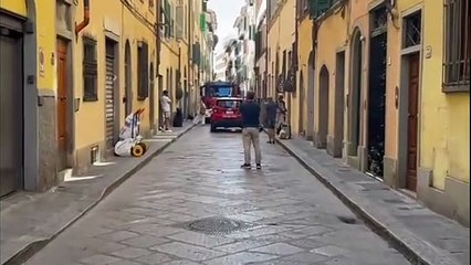 Firenze, incendio in condominio del centro storico. Residenti in fuga