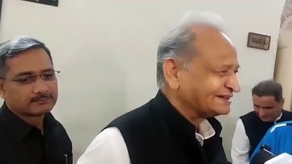‘वसुंधरा CM होती तो… मजा आता’, अशोक गहलोत ने क्यों कहा ऐसा? अजमेर से सरकार पर साधा निशाना