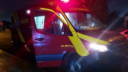 Condutor de Uno bate carro em van estacionada no Jardim Veneza