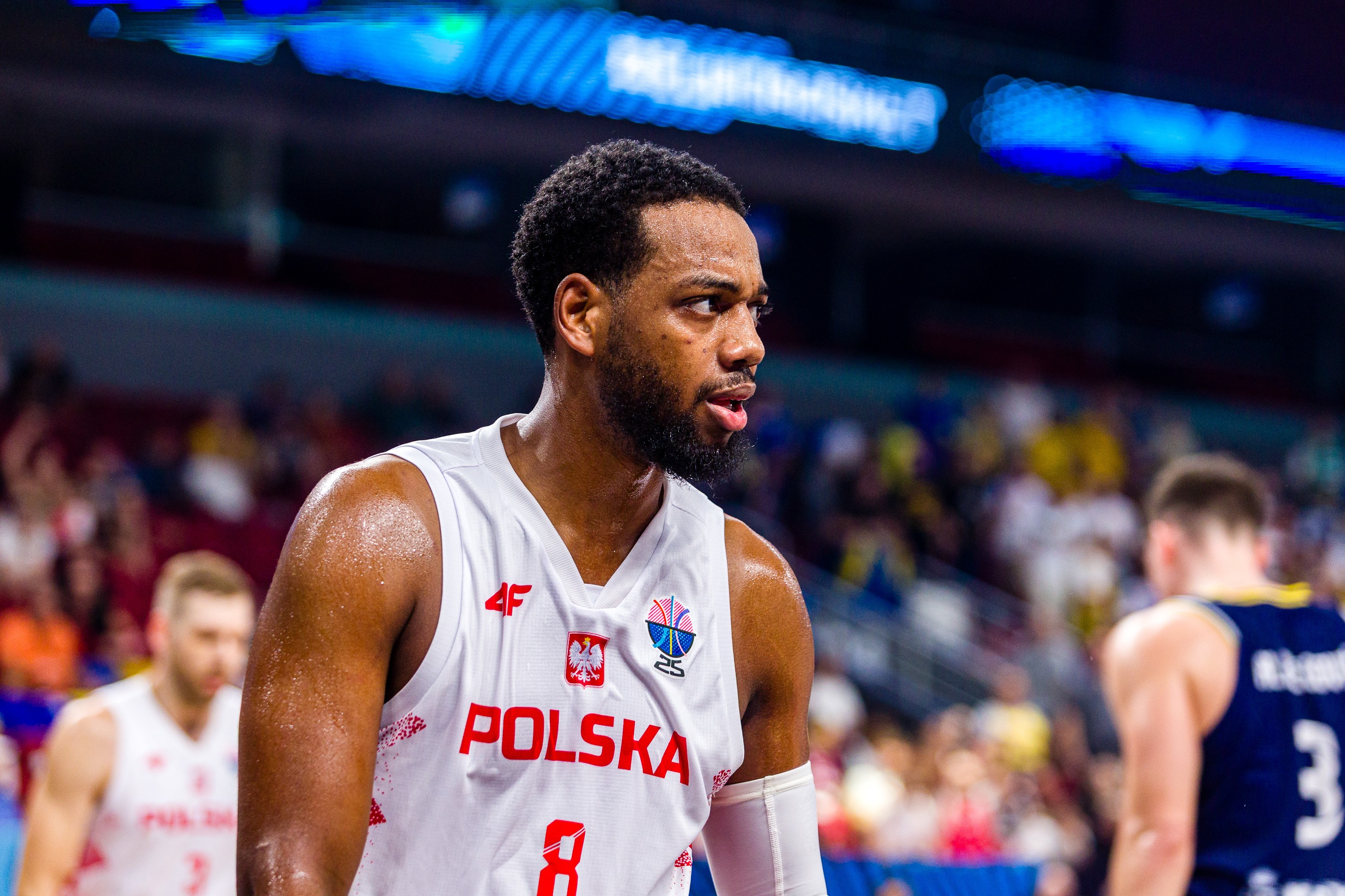 EuroBasket 2025 : Loyd et la Pologne résistent à la Bosnie et rejoignent les quarts