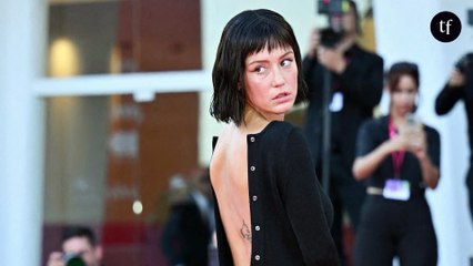 "Divine", "Wahou ce dos cambré" : Adèle Exarchopoulos enflamme le tapis rouge dans une robe au dos nu ravageur façon Mireille Darc