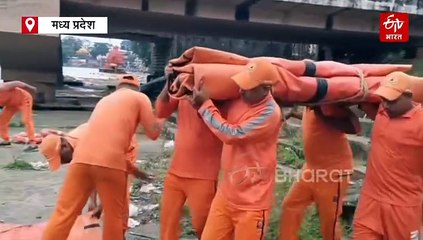 क्षिप्रा नदी में गिरी पुलिस की कार, TI का शव बरामद, दो की तलाश जारी
