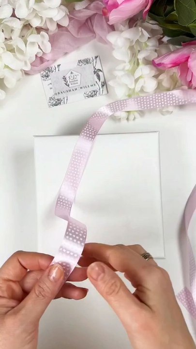 Cute Gift Packaging Idea via: @raushan_willmsMake your presents extra special with this cute gift packaging idea, perfect for adding a personal and charming touch to any occasion.