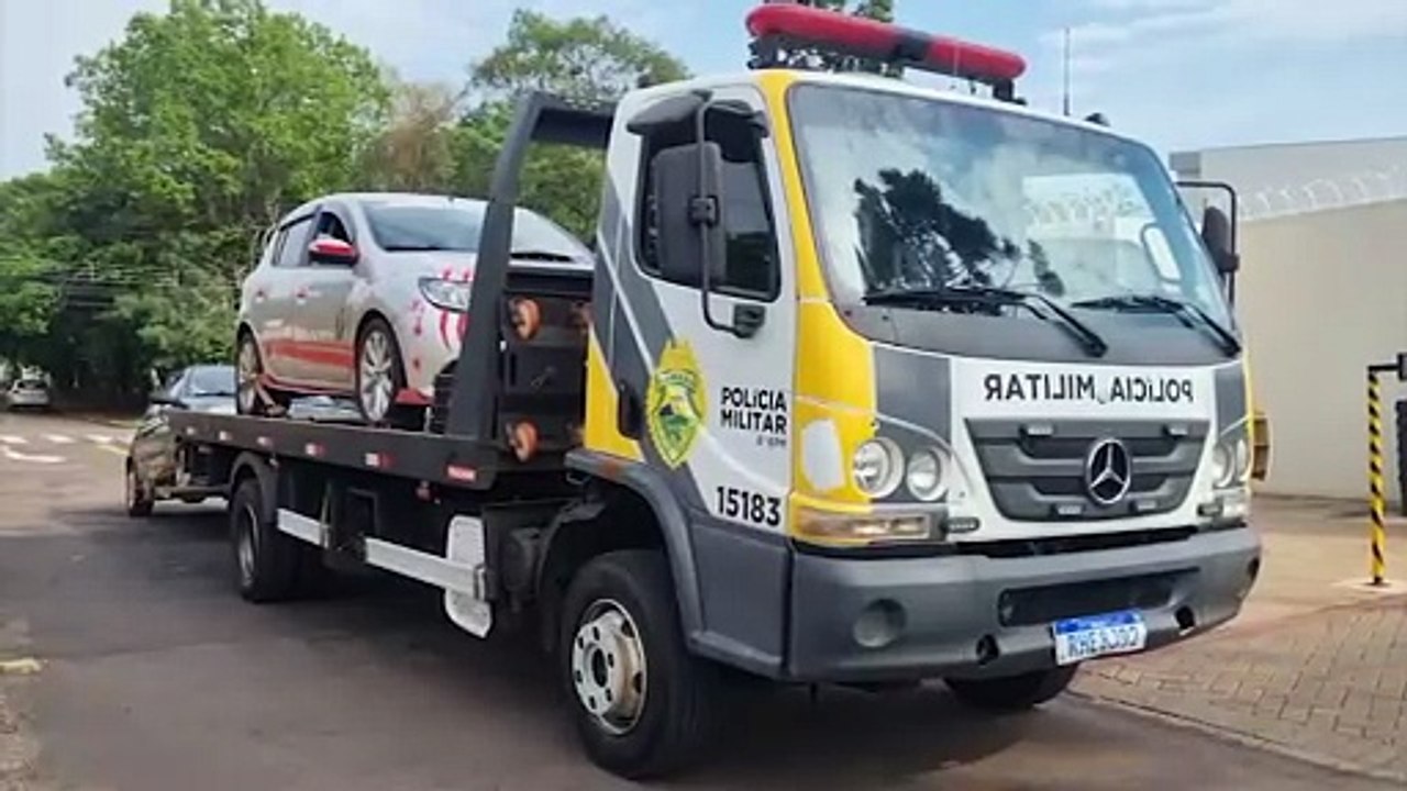 "Tuts-tuts" no Riviera termina com  com veículos e arma apreendidos e trio levado à Delegacia