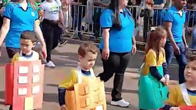 Desfile da Independência reúne mais de 12 mil pessoas em celebração aos 203 anos do Brasil