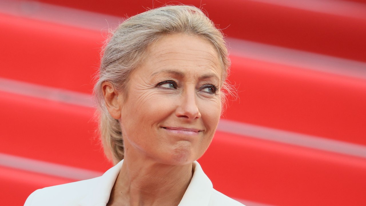 GALA VIDEO - Anne-Sophie Lapix écartée du 20 heures de France 2, elle se confie : “Quand on perd un poste…”