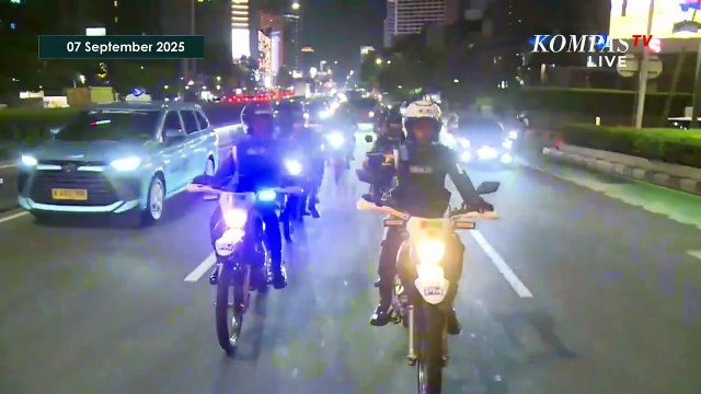 Terkini! Patroli Malam TNI Keliling Pantau Situasi Jakarta Pascademo