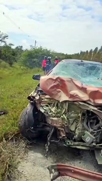 Grave acidente deixa veículos destruídos e espalhados em rodovia baiana
