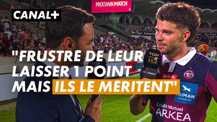 Matthieu Jalibert fair-play après la victoire de l'UBB contre le Stade Rochelais