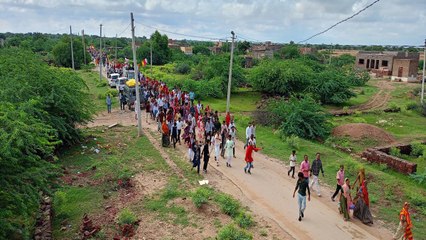 Video: दूध की धार के साथ ज्योत को लेकर हजारों श्रद्धालुओं ने लगाई परिक्रमा, की मंगलकामना