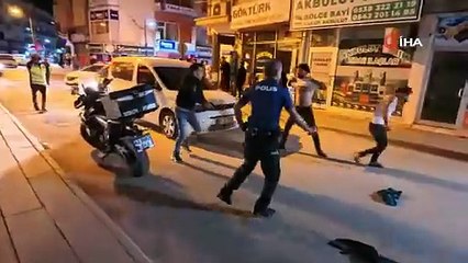 Şehir eşkıyaları ortalığı karıştırdı; 2'si polis 4 yaralı var!