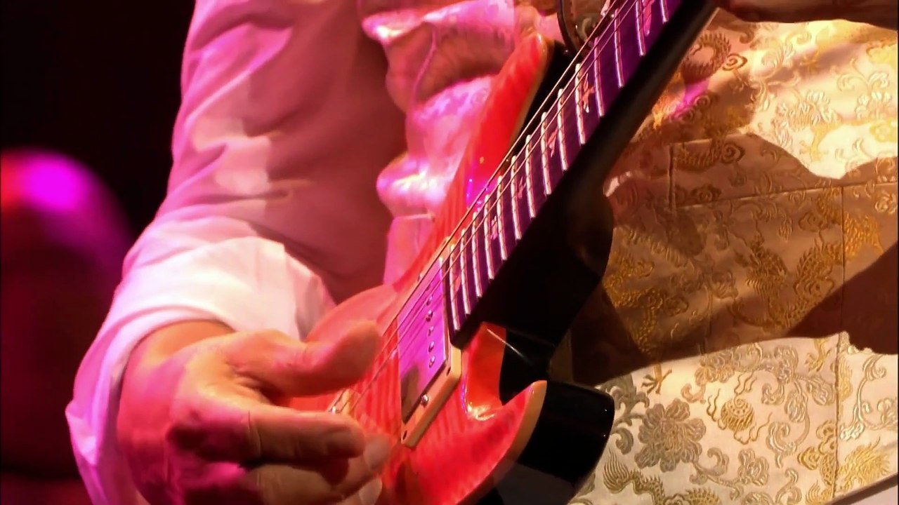 Make Somebody Happy (with Derek Trucks and Susan Tedeschi) - Santana (live)