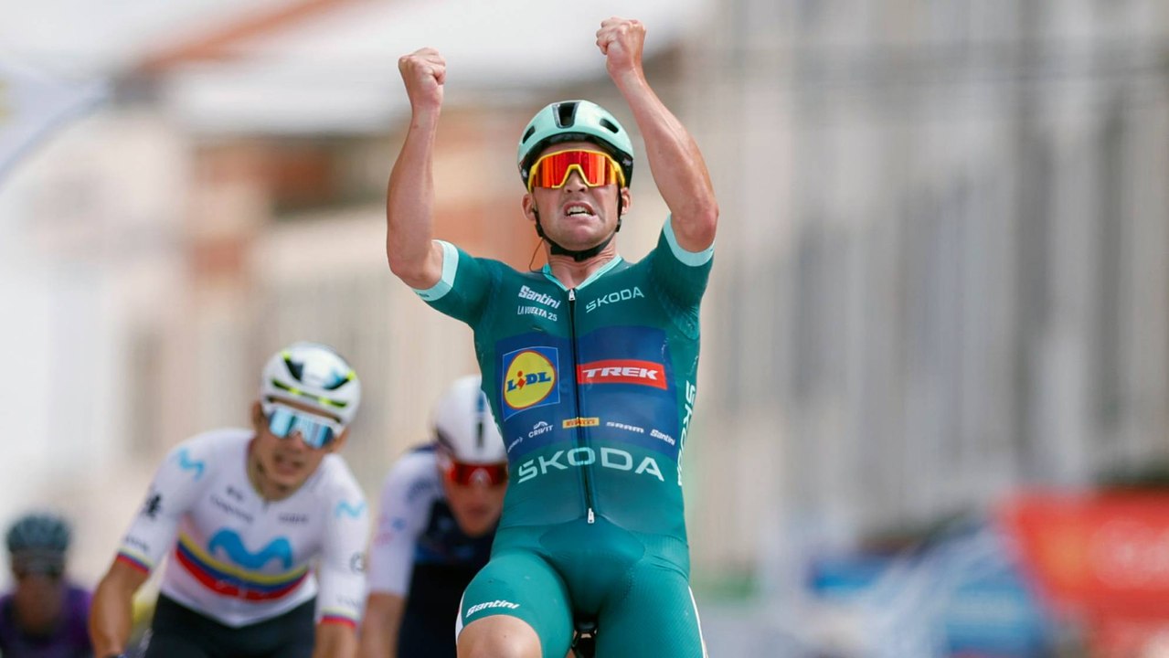 Pedersen impone su superioridad en la fuga y gana en Monforte de Lemos | Etapa 15