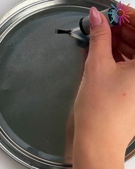 The proper way to do nails💅