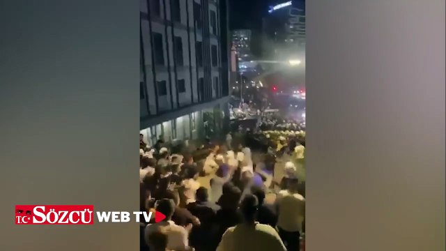 CHP İstanbul İl binasına girmeye çalışan partililere polis müdahalesi