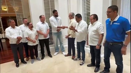 Abinader y Karl-Anthony Towns