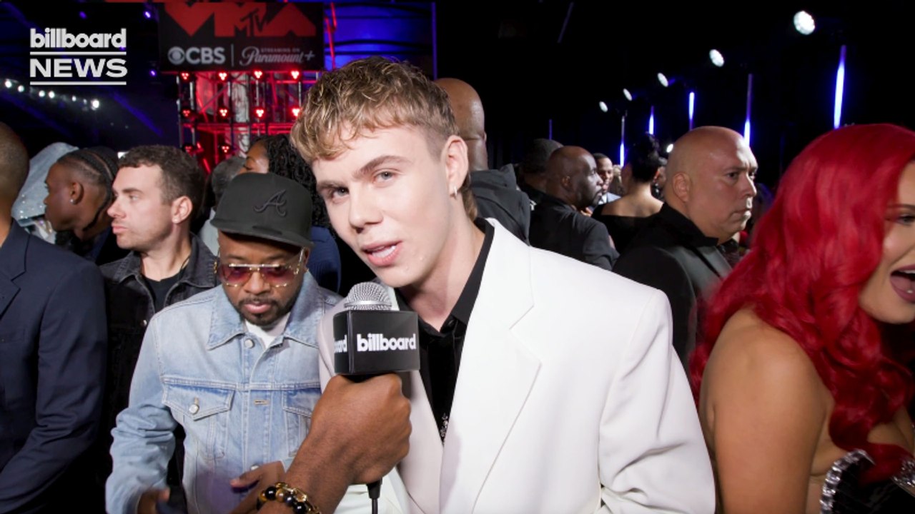 The Kid LAROI Praises Bailey Zimmerman & Talks Performance With Him | MTV VMAs 2025
