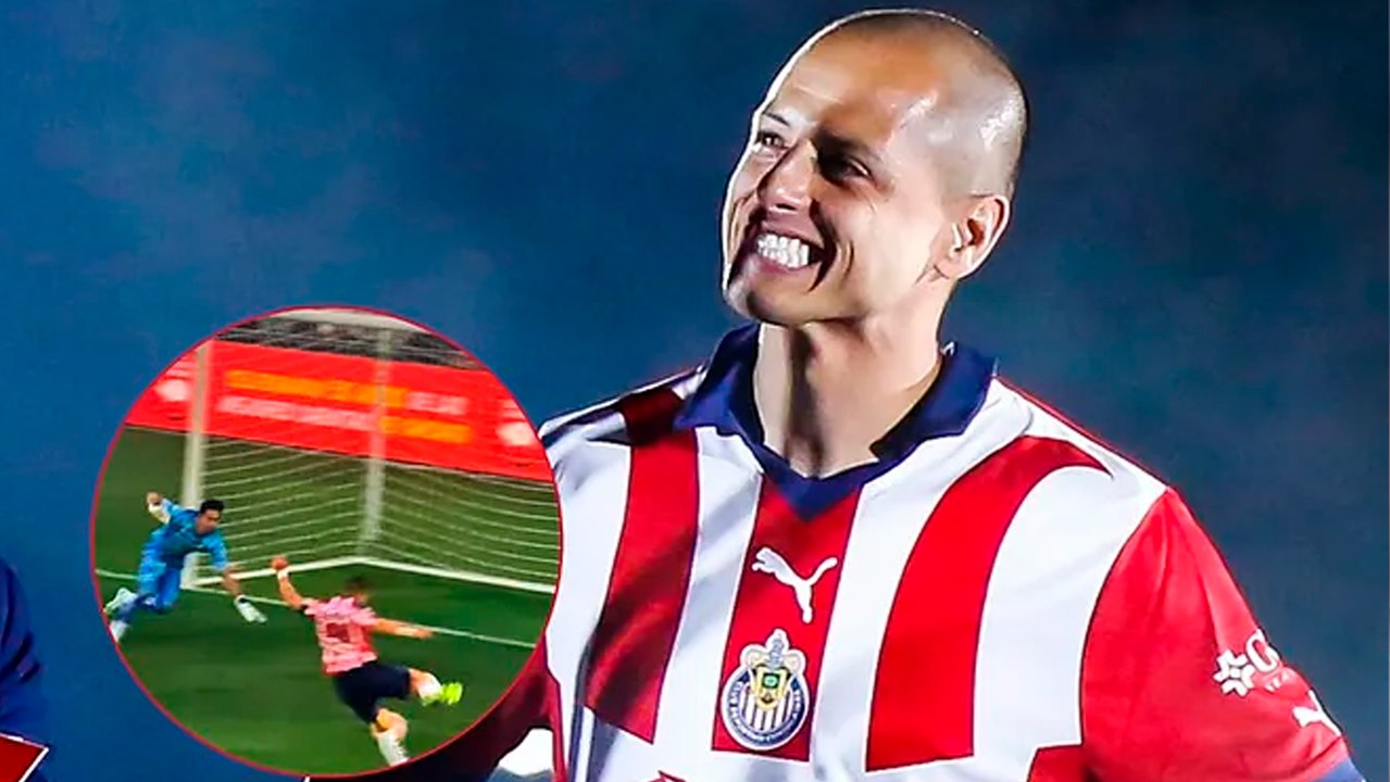 Chicharito Hernández hace el 'oso' tras fallar una ocasión clara de gol en el amistoso de Chivas ante León