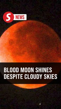 Blood Moon captivates crowd at National Planetarium, despite overcast skies