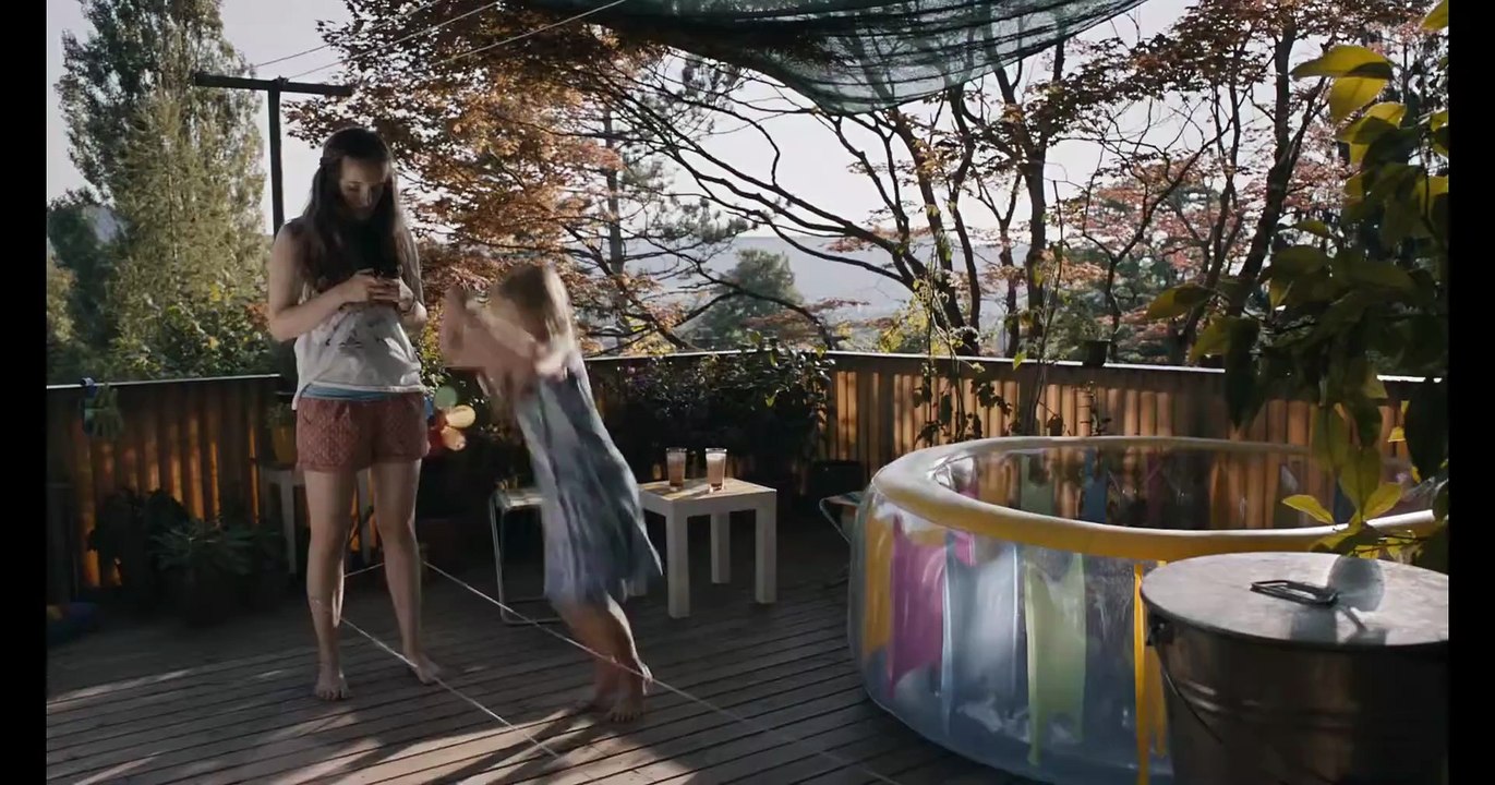 Unter der Haut | movie | 2015 | Official Trailer