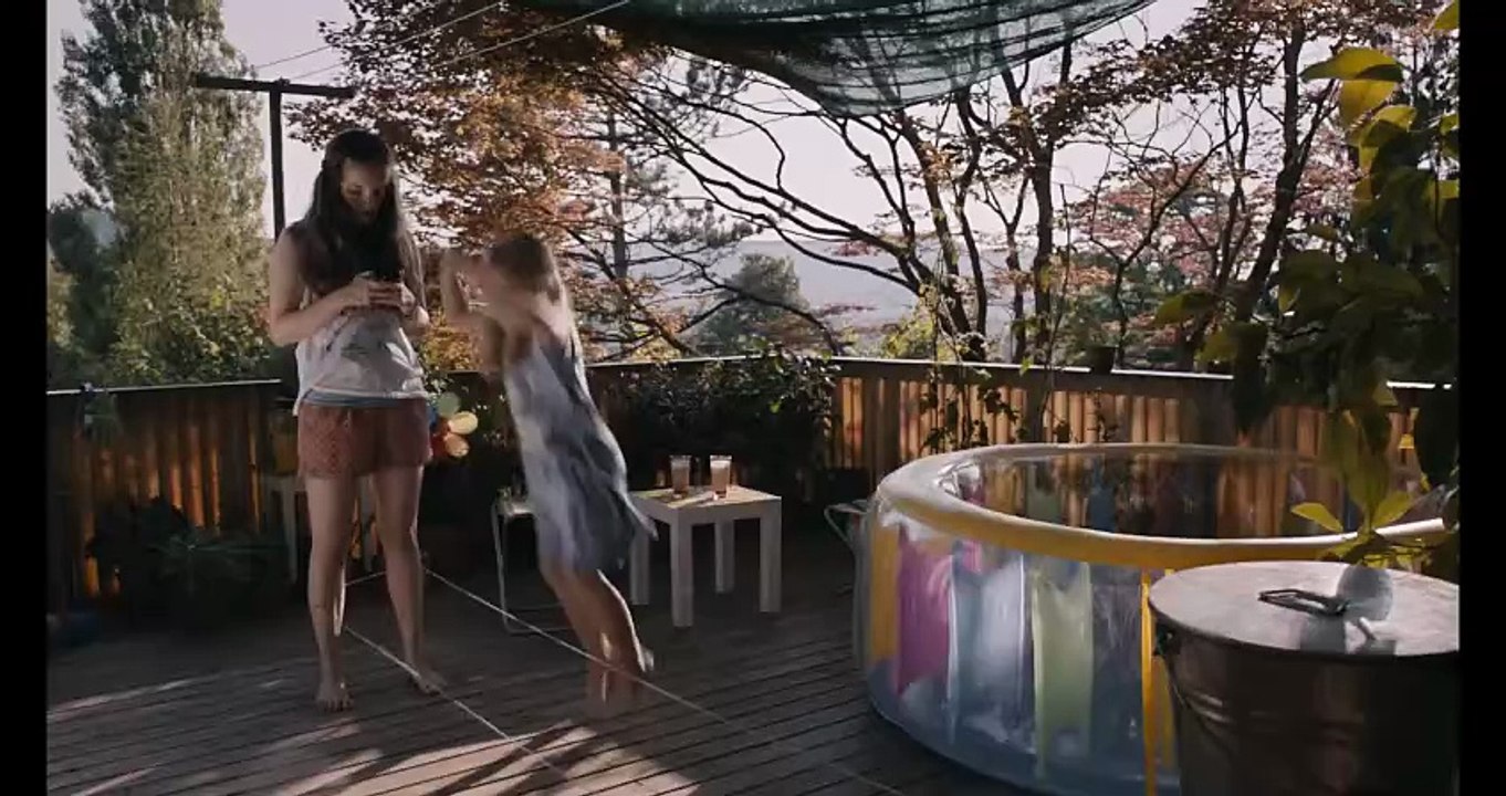 Unter der Haut | movie | 2015 | Official Trailer