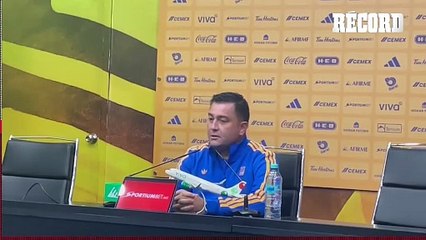 Pedro Martínez Losa festeja el triunfo de Tigres sobre Rayadas y felicita a sus jugadoras
