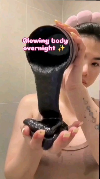 Bye-bye Tan, Hyperpigmentation & Dark Spots! 🌸💫 My secret body scrub: haldi, coffee, curd & body wash! Smells amazing & works wonders! 🌿💆‍♀️