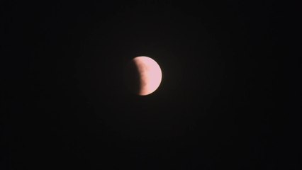 Total lunar eclipse seen above Egypt’s night sky
