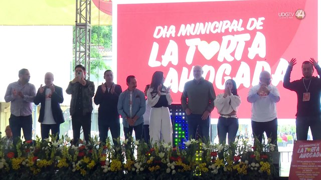 En el Día de la Torta Ahogada regalaron 25 mil tortas en paseo Alcalde