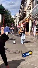 Passing the ball around with the Parisians