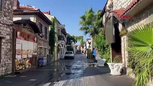 Marmaris Barlar Sokağı'nda kanlı kavga: Yaralılar var