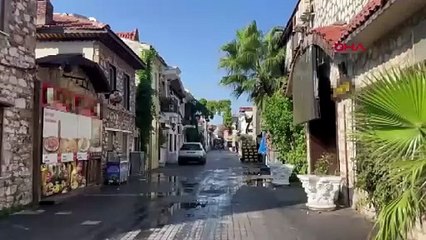 Marmaris Barlar Sokağı'nda kanlı kavga: Yaralılar var