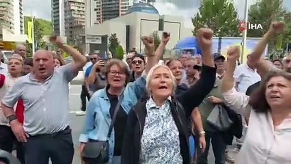 CHP İstanbul İl Başkanlığı önünde polis müdahalesi