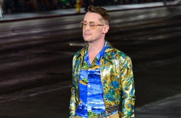 Macaulay Culkin destaca que colega de filmagens foi um dos primeiros a enxergar a relação tóxica com seu pai