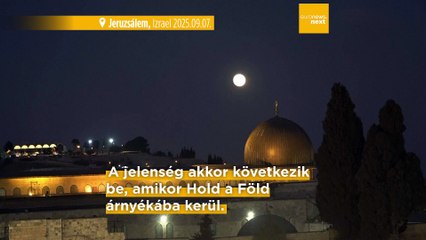 Vérhold  és teljes holdfogyatkozás: a legszebb képek a nagyvilágból