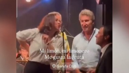 El líder del PP, Alberto Núñez Feijóo escribe "Me gusta la fruta".