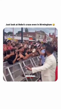 Bebo's craze is unreal 🤩 #bebo #craze #edits #glamsham #Birmingham #malabar #kareenakapoorkhan [Kareena kapoor khan, Birmingham, malabar, bebo, fans, glamsham]