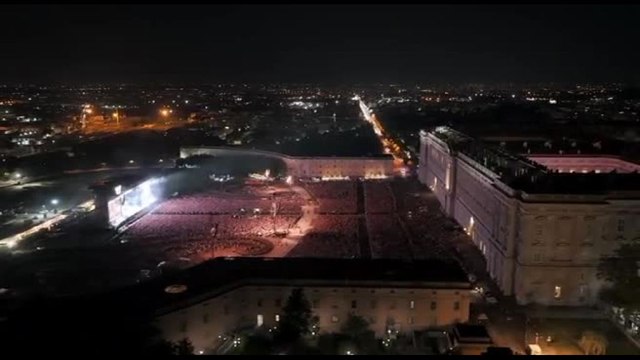 Reggia di Caserta si trasforma in palcoscenico per lo show di Ligabue