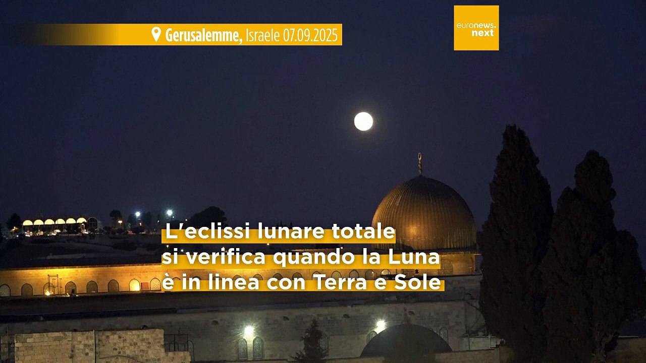 Luna di sangue: le immagini più belle dal mondo dell'eclissi lunare totale
