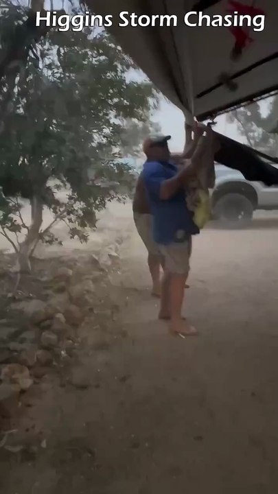 Wild Storm Hits Birdsville Races with 117 km/h Winds and Dust Clouds in Far Western Queensland