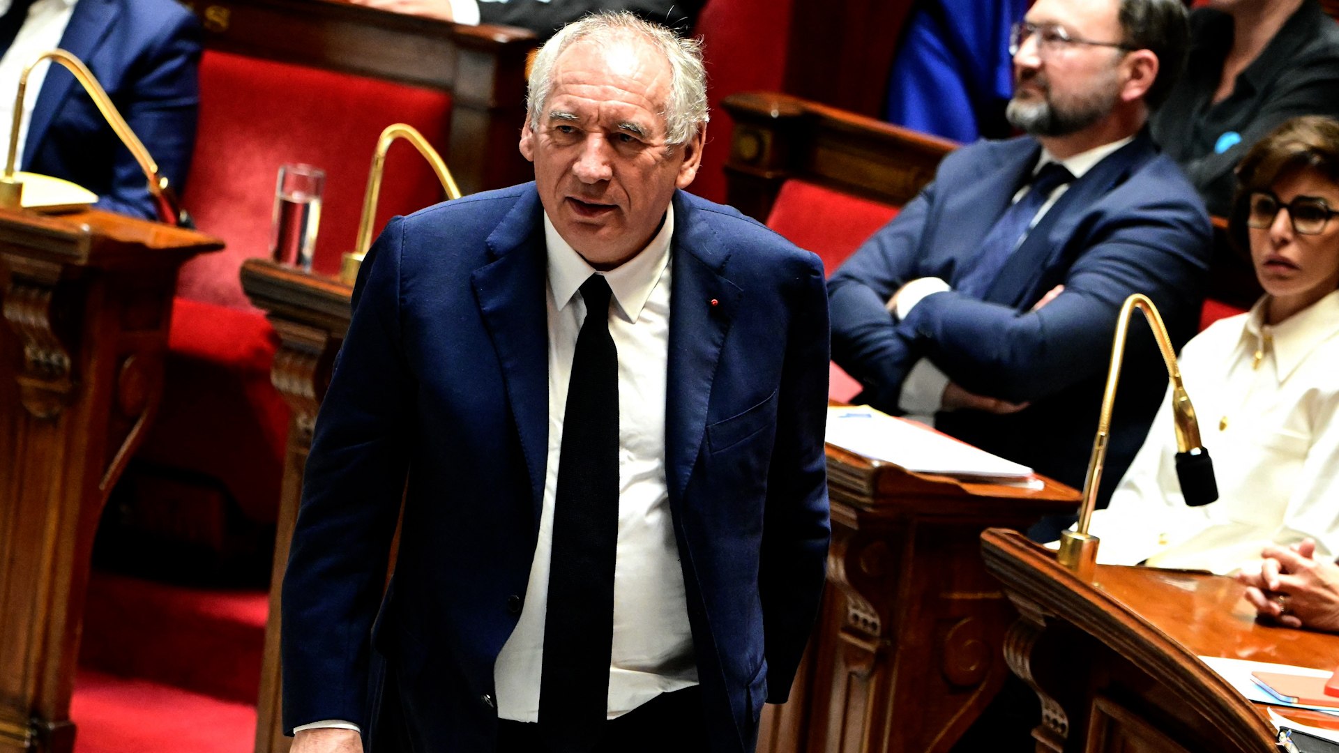 El gobierno francés se somete a una moción de confianza: "Es una cuestión histórica"