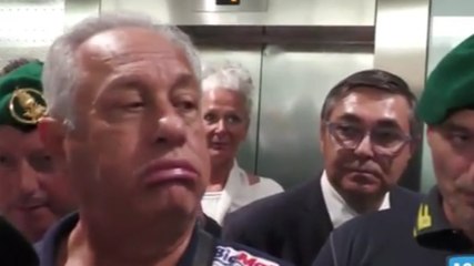 Velasco perde la pazienza per le domande sul maschile: "Insisti, insisti, ca...!"