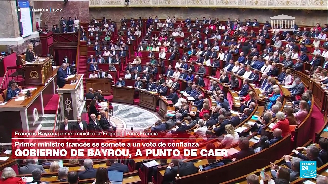 Bayrou, primer ministro de Francia, habla a la Asamblea Nacional previo a la moción de confianza
