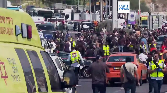 Almeno 6 morti e 15 feriti in un attentato su un autobus Gerusalemme, alcuni in gravi condizioni