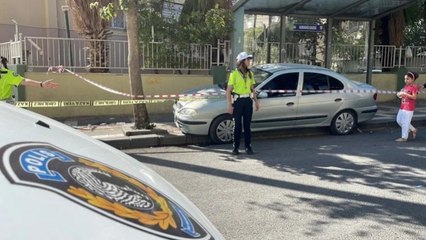 Kontrolden çıkan otomobil durağa daldı: 1 çocuk öldü, 3 kişi yaralandı