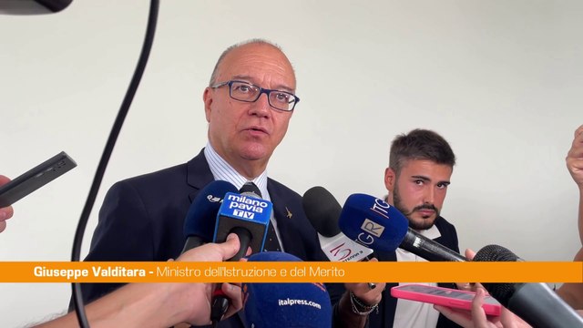 Scuola, Valditara Maggioranza studenti favorevole a stop cellulari