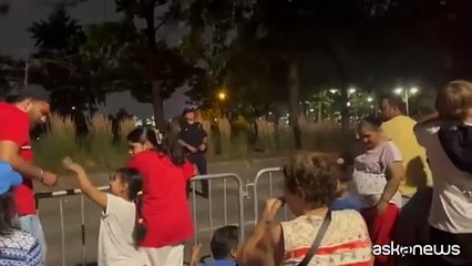 New York, i fuochi d'artificio tornano a brillare sul fiume Hudson per il 4 luglio