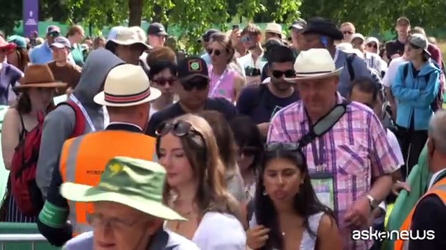 Wimbledon al via: tifosi in coda per i biglietti, Sinner e Alcaraz favoriti, Murray sogna l'ultima volta