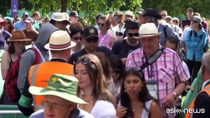 Wimbledon al via: tifosi in coda per i biglietti, Sinner e Alcaraz favoriti, Murray sogna l'ultima volta