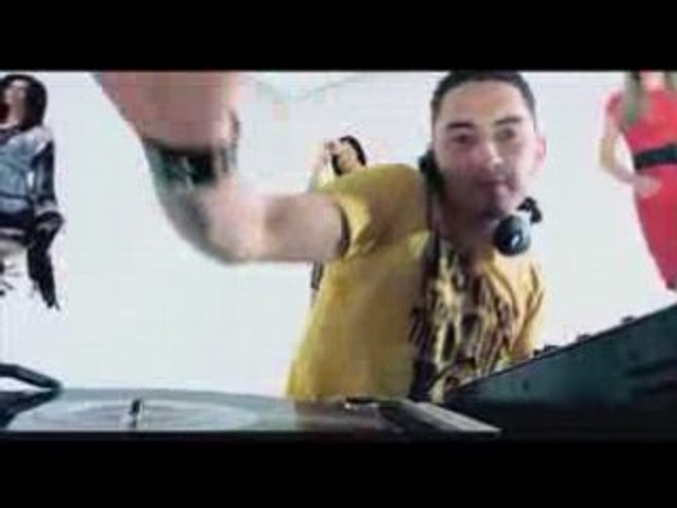 Mohamed Hamaki   Perry Mystique - A7la 7aga Feeki REMIX